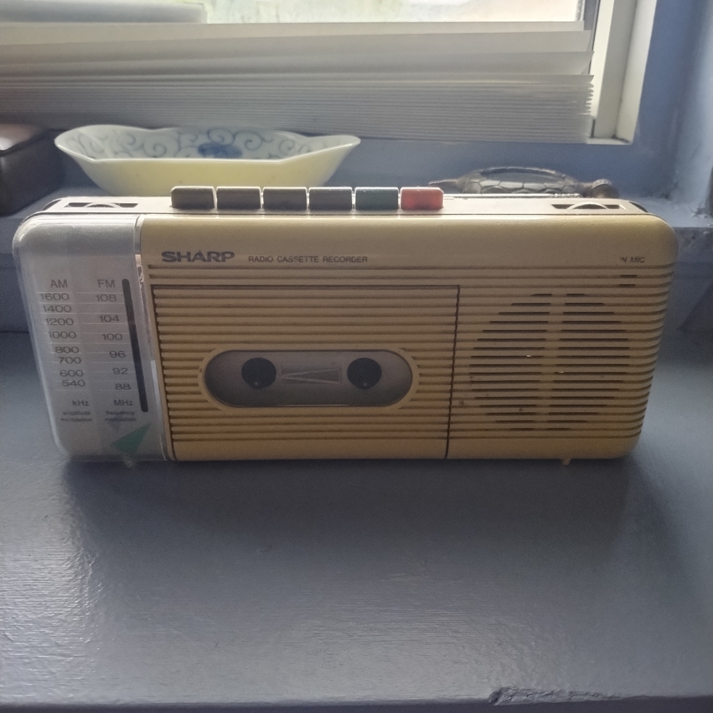 1970s SHARP QT-5C Radio Cassette Tape Portable Player